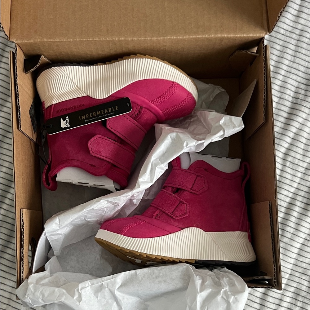 NWT Sorel Out N About Classic toddler Boots Cactus Pink - 8
